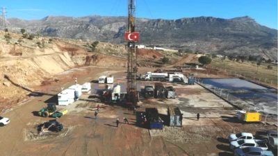 Gözler Gabar'a Çevrildi! Hürmüz Geçidi'nin Kapanması Ne Anlama Geliyor?